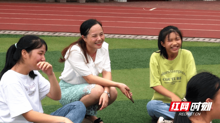 欧阳祎|资兴“四有”教师欧阳祎：育人为本 关爱学生