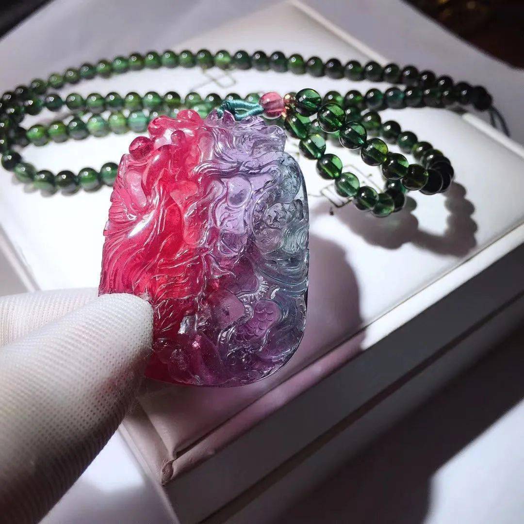 钻石|突发！缅甸帕敢地区300多米高的矿堆坍塌，近200名矿工被冲走！