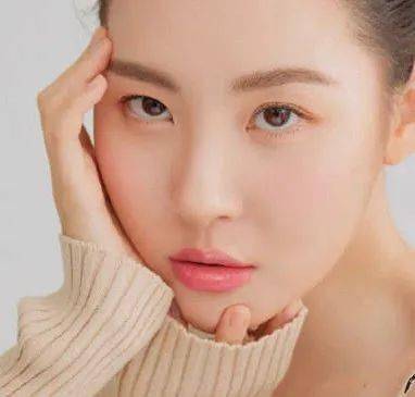 蜜桃|四步画出Lisa、宣美同款蜜桃妆容，化妆小白必看！