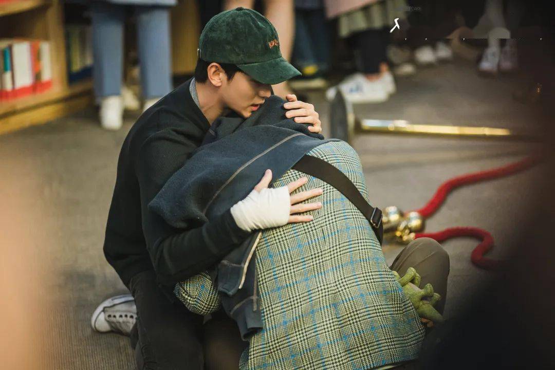 剧中|虽然是神经病，但够时髦就没关系！