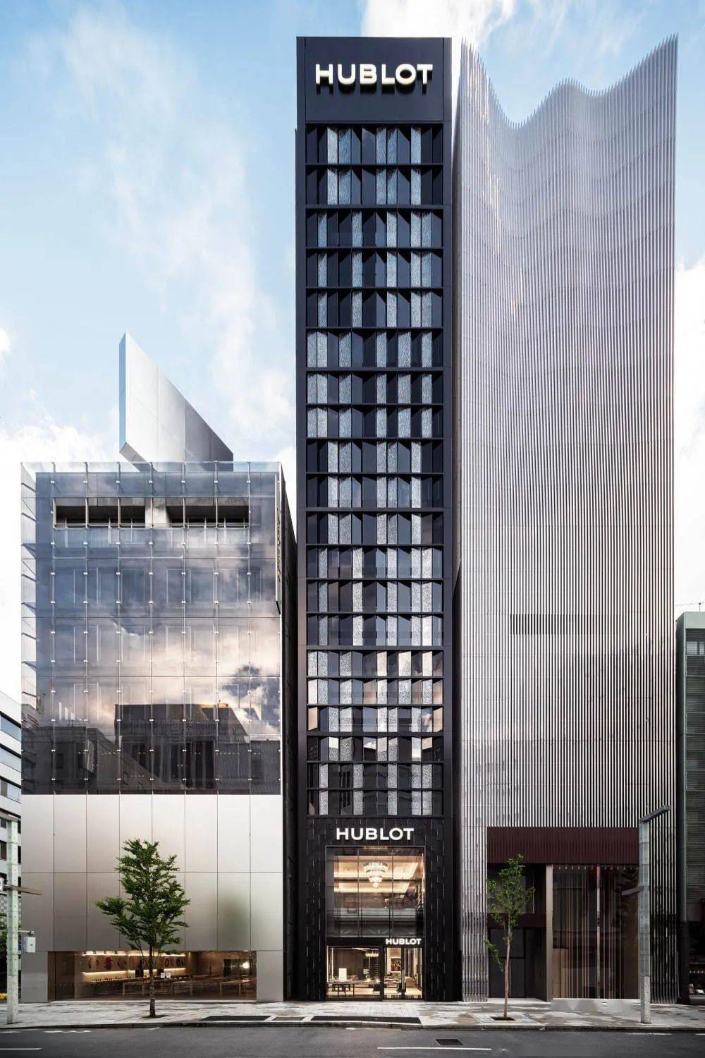 银座|LVMH 在东京银座的两个奢侈品店,丝般金属和水晶玻璃,各有各的高级