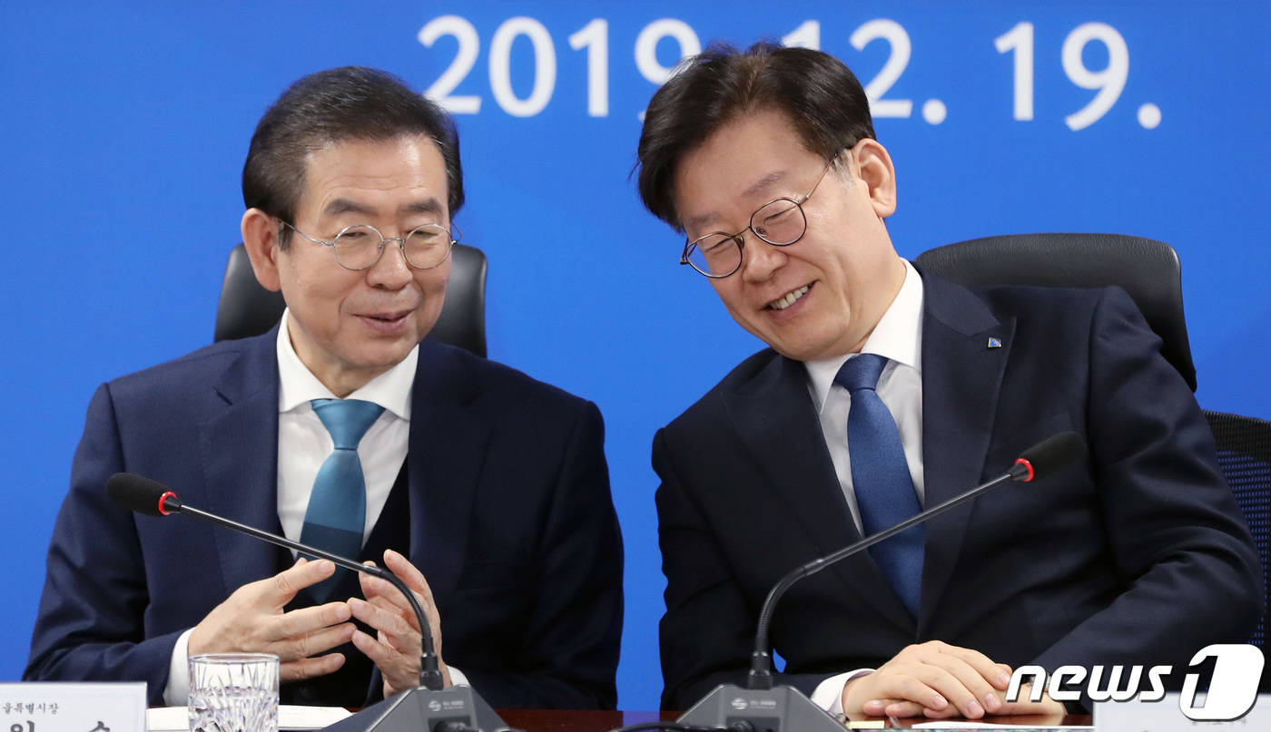 韩国执政党总统热门人选李在明案件发回重审,