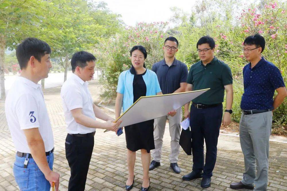 区长颜丽明带队调研传感智能制造产业基地建设比拼工作