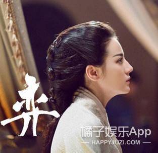 吐槽|热巴新古装造型曝光！发际线被疯狂吐槽，造型师为啥这样对美女？