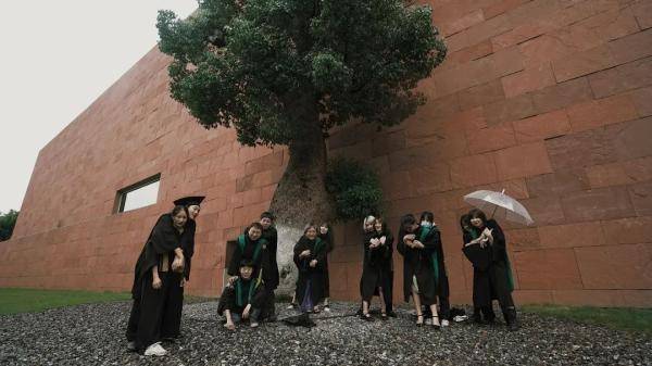 毕业|庚子年·毕业季，最美的青春在这里！快来下载你们的毕业合影