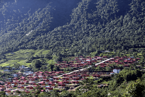 西藏墨脱的小康示范村.