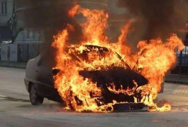 情况|佛山一女子驾车时疑中毒被紧急送医，只因车里放了它！