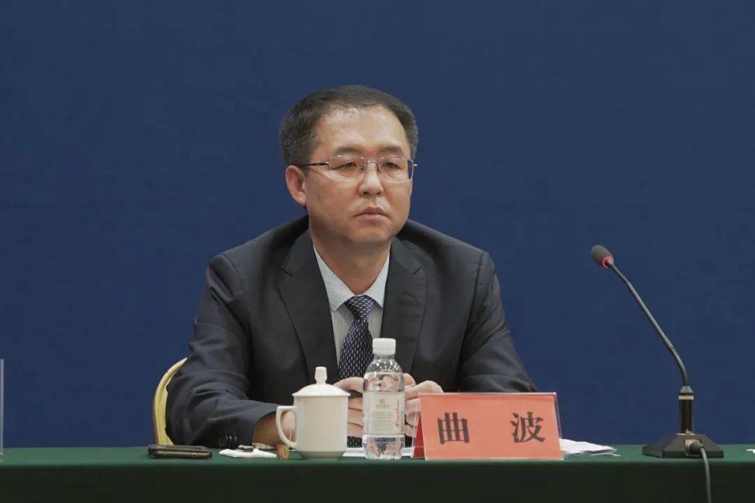 西海岸新区人社局局长曲波答:就业是民生之本,是最大的民生就是就业