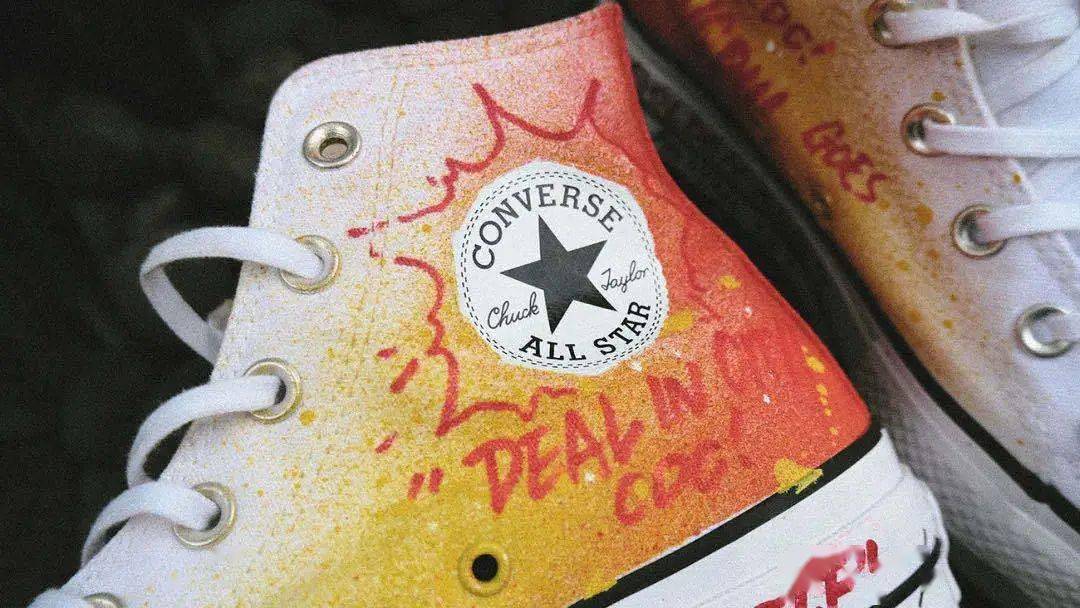 球鞋|#DEAL分享#【 这才是「小白鞋」的正确打开方式! 】