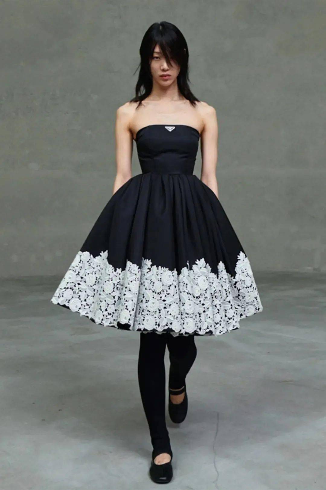 系列|PRADA 2021春夏系列 | 新一季秋衣秋裤玩出性冷淡工业风