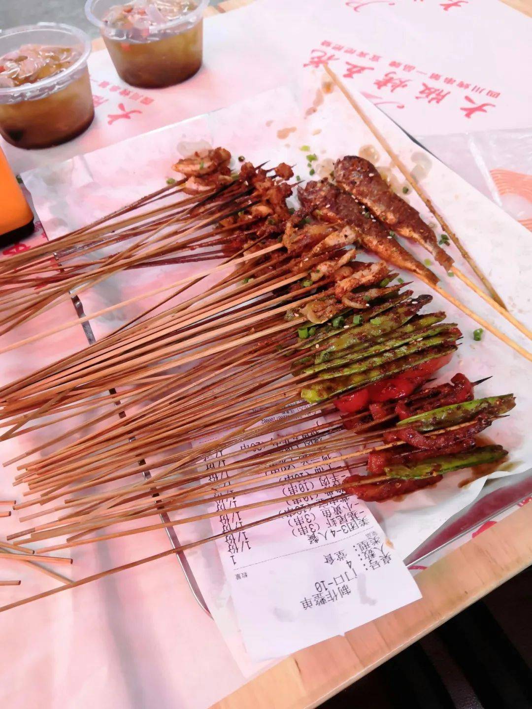 宜宾|特色五花肉+多种荤素烤串+凉拌毛豆+汤包+红糖冰粉~宜宾烤串品牌，正宗川味~【大版烤五花】仅58元享2-3人餐