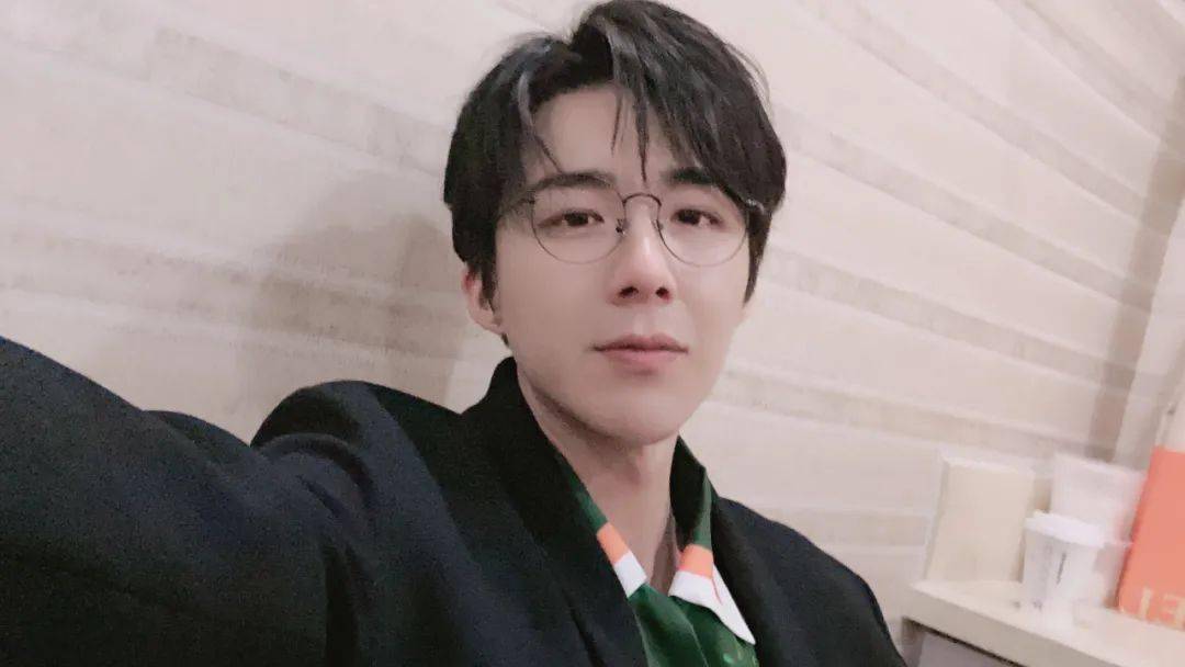 刘宇宁|原来天生的帅哥脸也会被祖传的法令纹困扰着