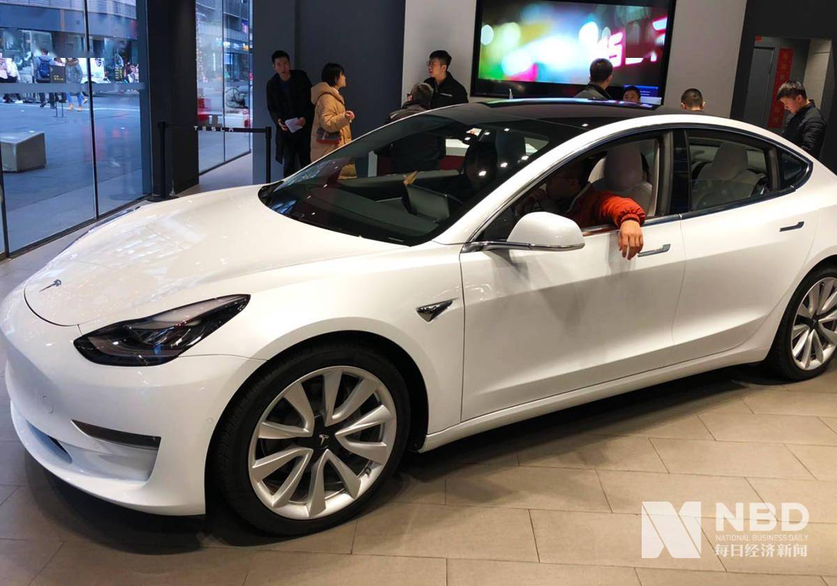 特斯拉|低价出售Model 3？ 特斯拉：未与宜买车或拼多多开展任何团购活动