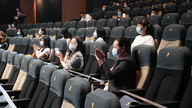 重逢|影院复工第一天，用《第一次的离别》庆祝“重逢”