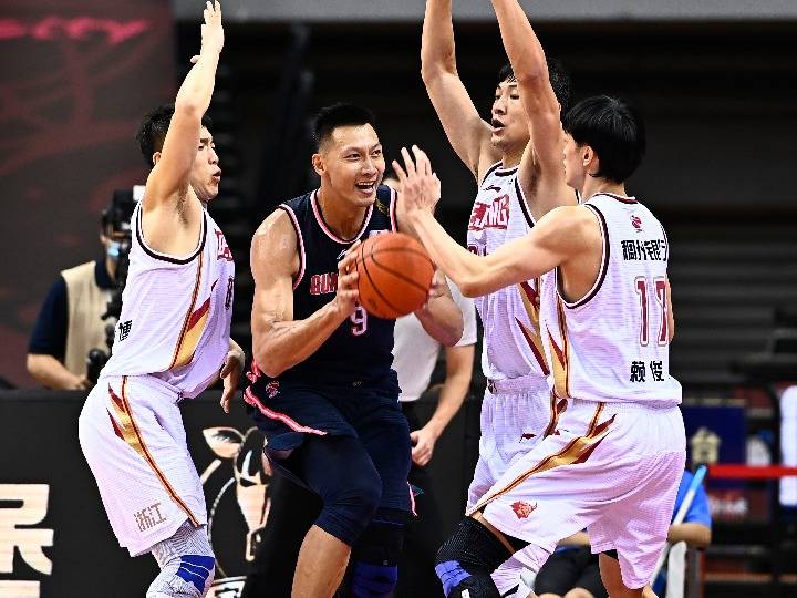 比赛|CBA|广东27连胜刷新纪录 福建克新疆杀入季后赛