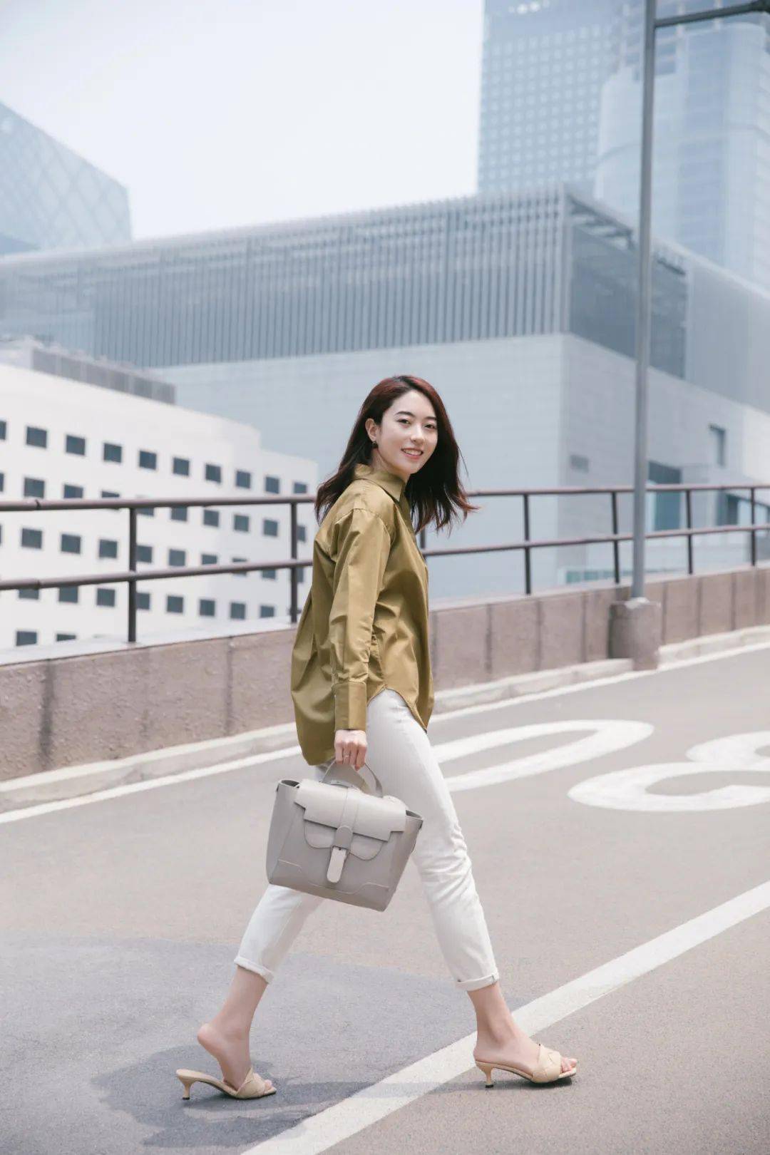 包包|小众包试背 | 通勤包该怎么选?我推荐这只