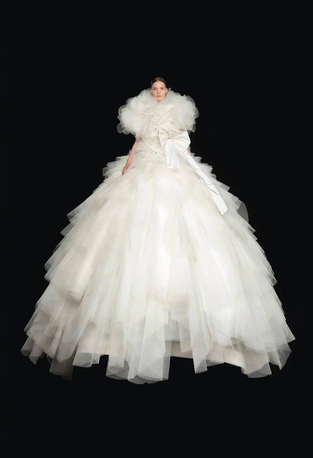 时装|如梦如幻的歌剧魅影,即使不闭上双眼也能看见梦,这一季Valentino高定系列美哭了!