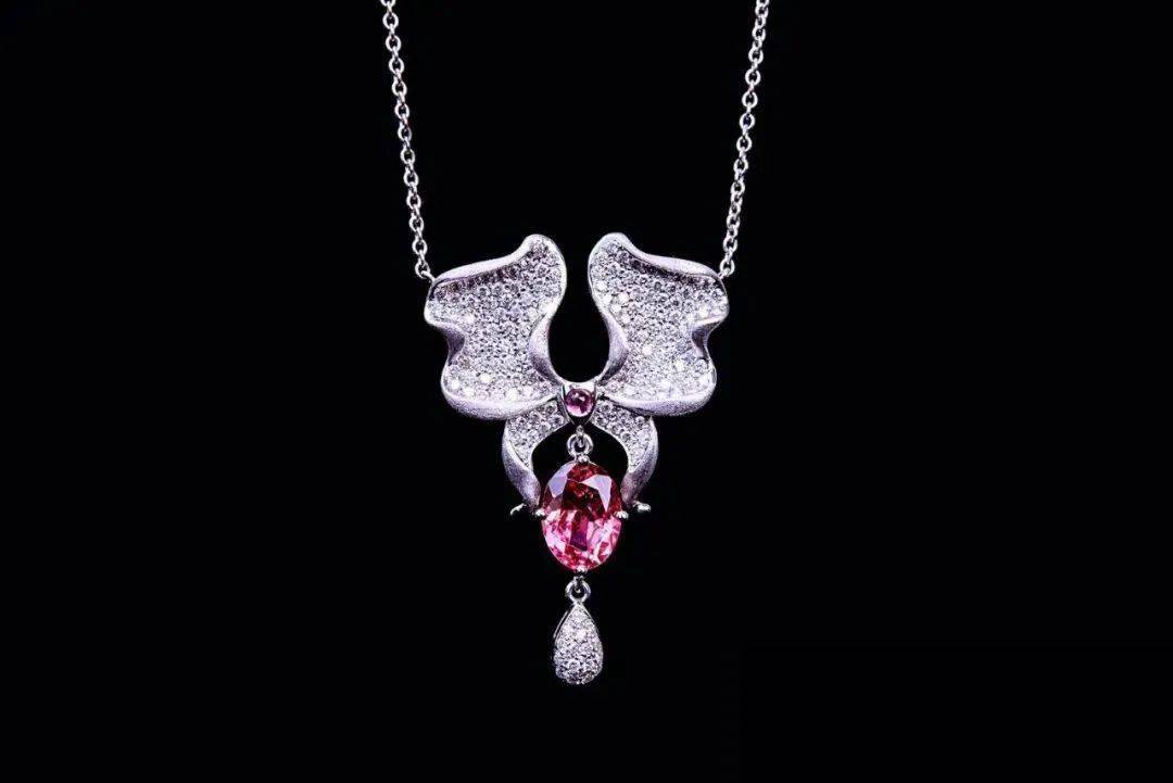 珠宝|看着这些高级珠宝上的蝴蝶，我就知道我的少女心还在！