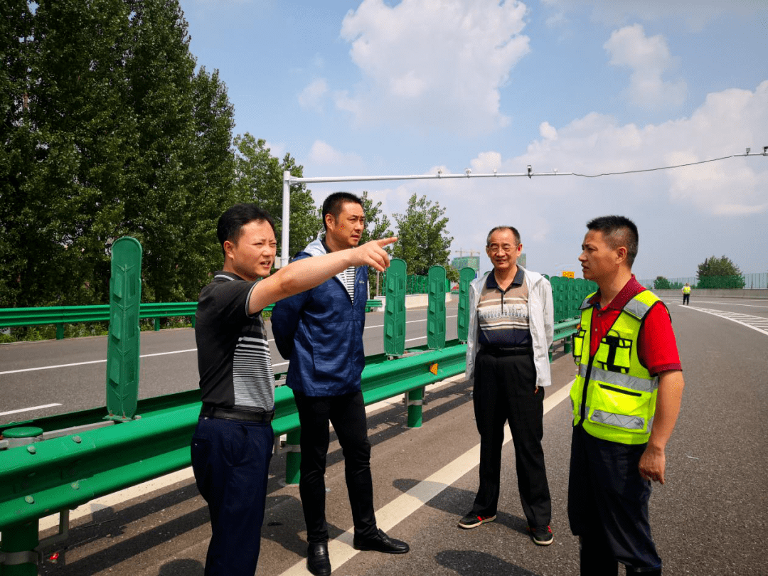 韩光辉指导合肥绕城高速龙塘互通道口及时排险