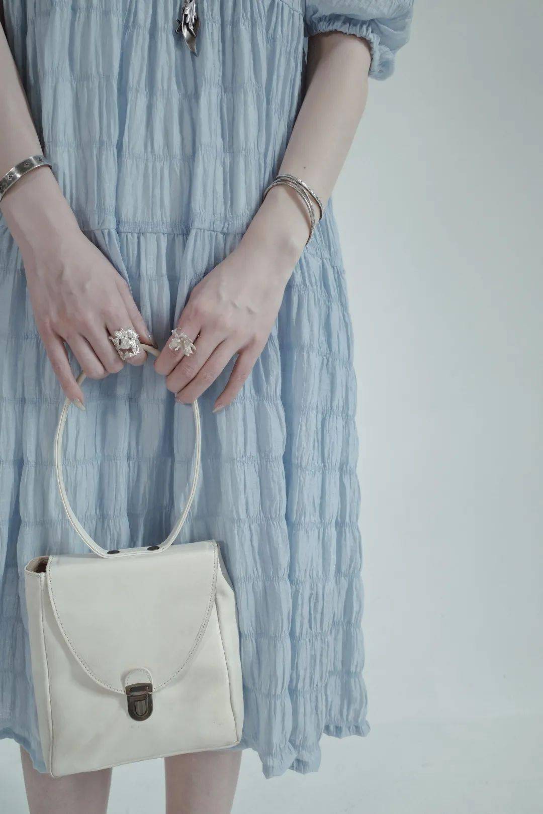 戒指|近期入手的点睛配饰,有了这些时髦小细节,穿白T都好看~