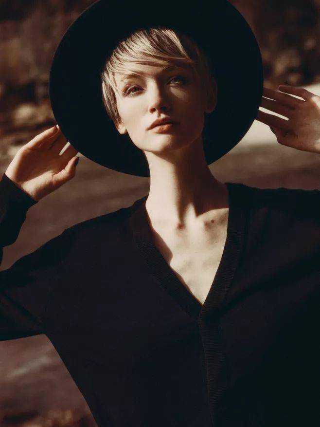 爱买|总是买买买衣服的女人,都有一颗有趣的灵魂!