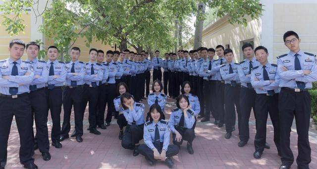 警校  