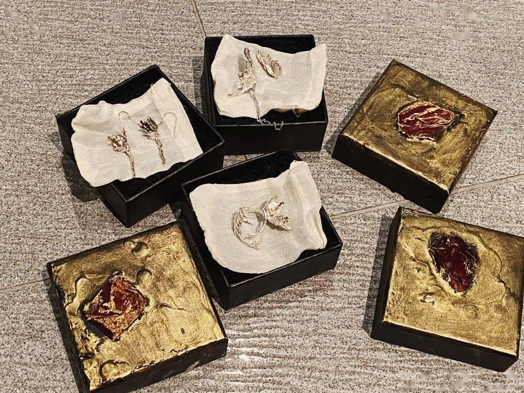 戒指|近期入手的点睛配饰,有了这些时髦小细节,穿白T都好看~