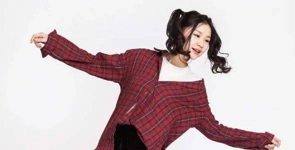 女孩|金靖是如何一步步走入大众视野的？爱笑的女孩运气不会太差