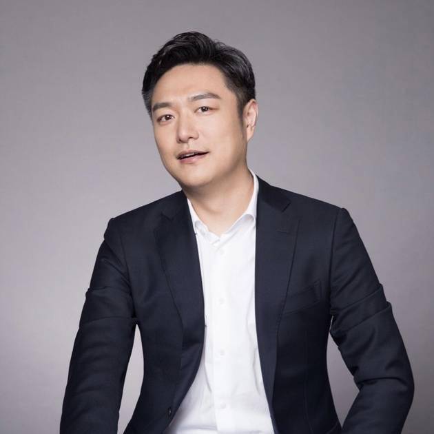 思考|直通商学院建言 | 敦煌网副总裁周一骏：别担心被AI取代 努力提高思考事物本质的能力