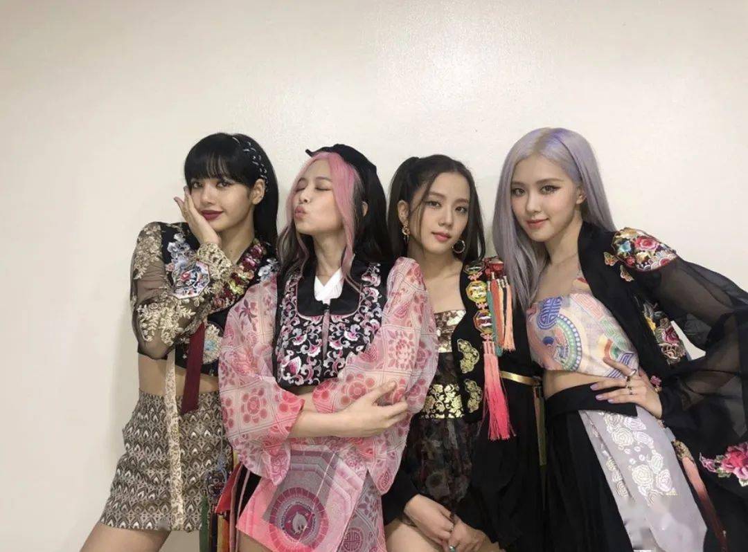 韩国yg娱乐旗下4人组女子团体blackpink于2016年正式出道,并在2019年