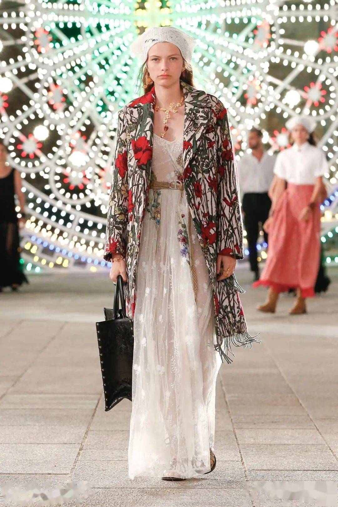 (dior迪奥2021早春女装度假系列发布)