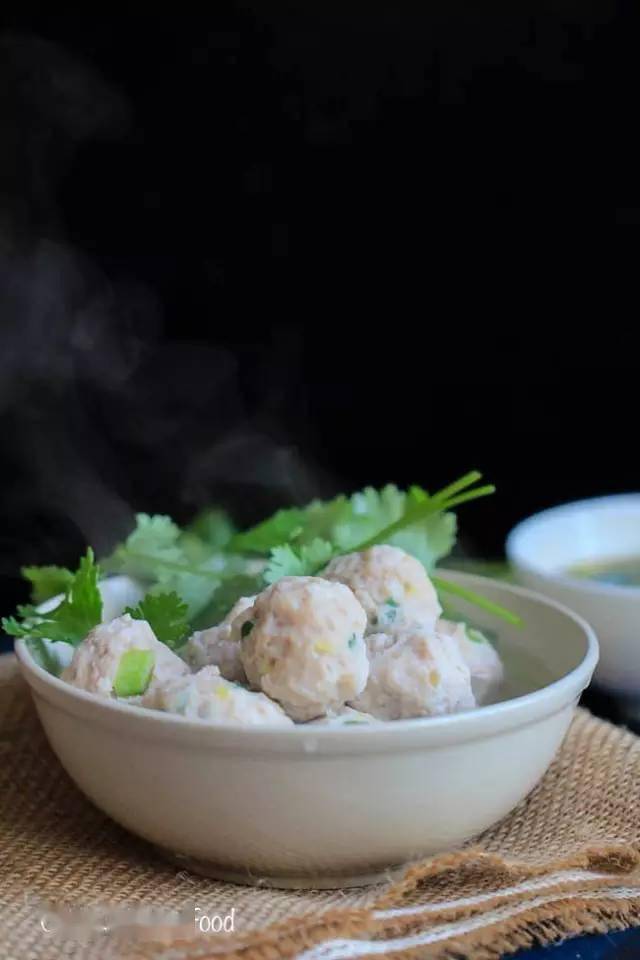 调料|好吃到逆天啦！自制肉丸原来这么简单！香软弹牙、唇齿留香