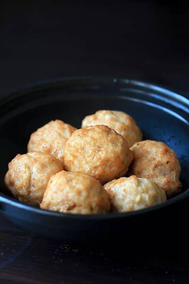 调料|好吃到逆天啦！自制肉丸原来这么简单！香软弹牙、唇齿留香