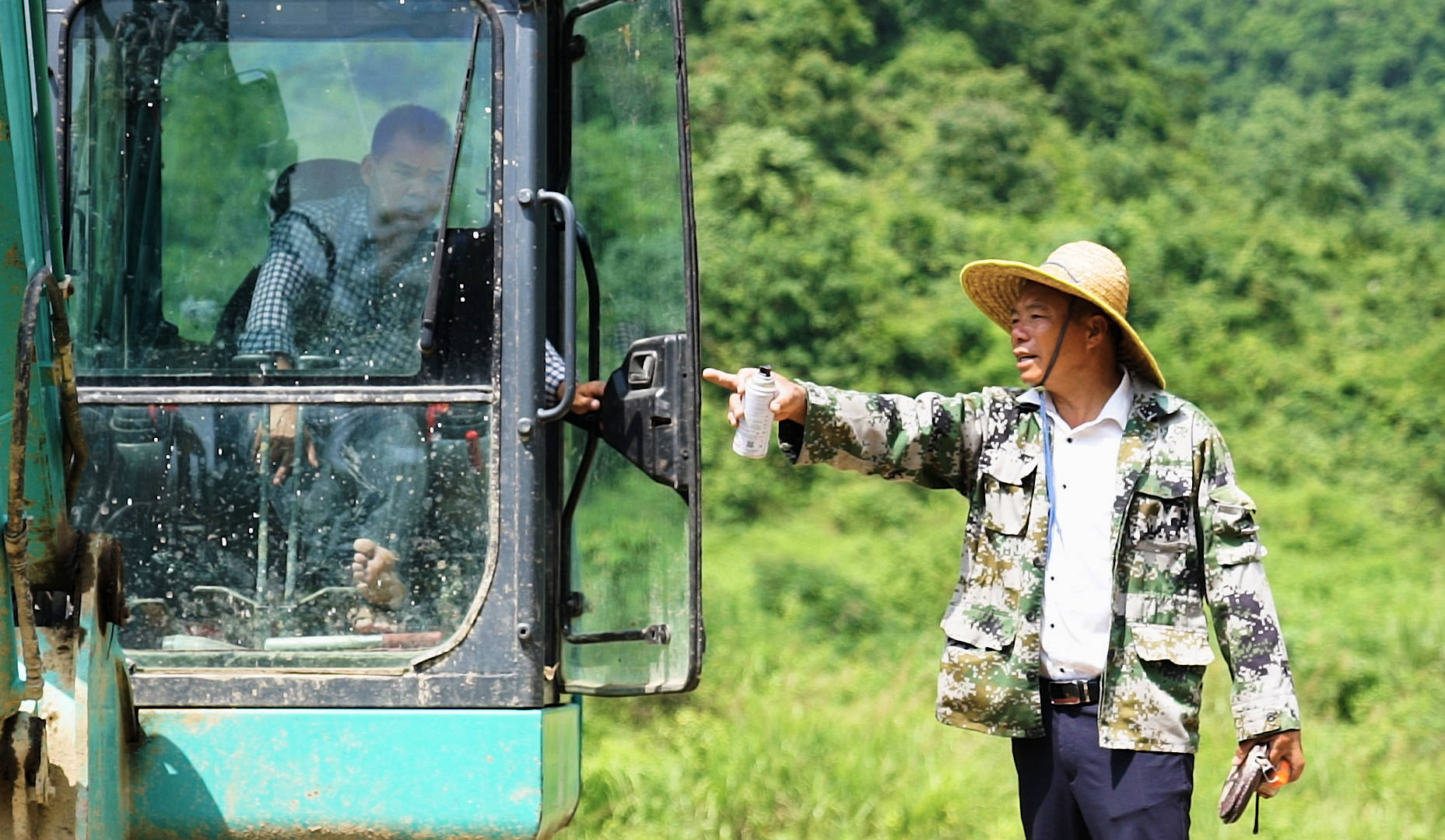 新华社|小村“工程哥”黄大气