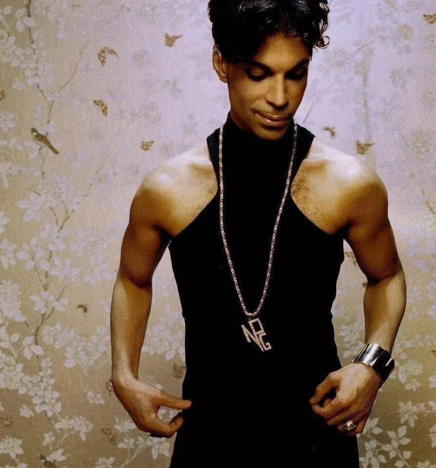 盘点|巾帼不让须眉！盘点贝斯圈乘风破浪的姐姐们，你最Pick谁？