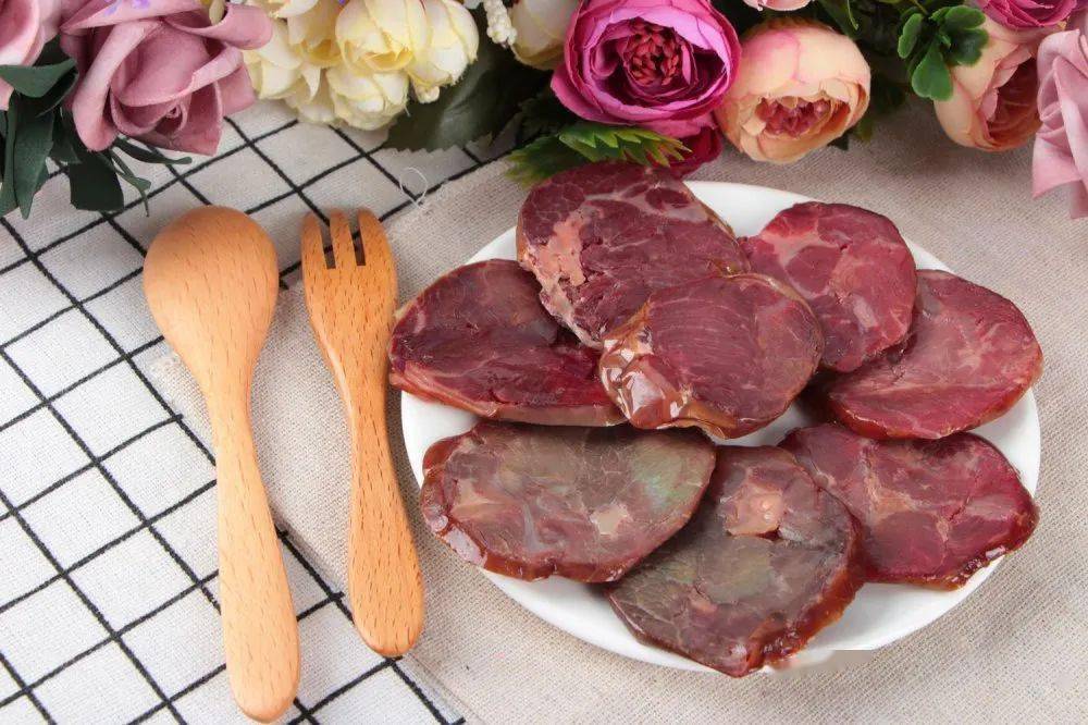 团团巴扎新源味道丨伊犁马的礼物熏马肉