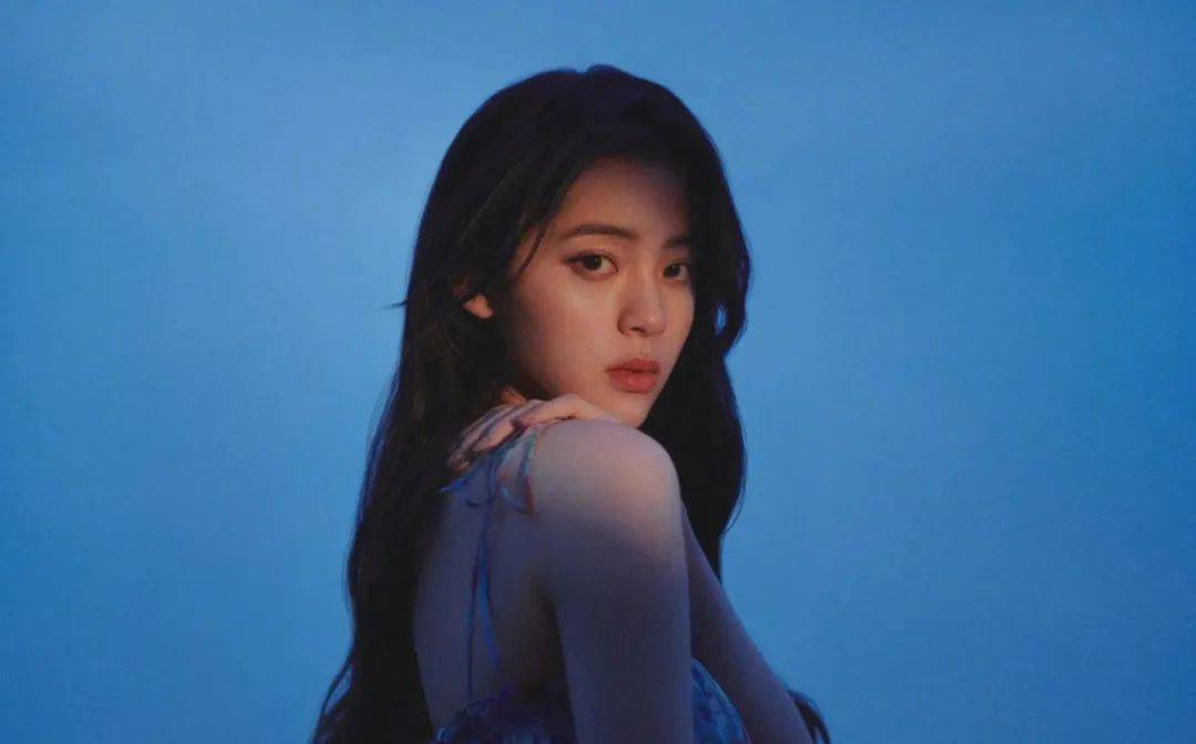 崩溃|欧阳娜娜被频繁网暴，不堪重负在节目崩溃大哭！才20岁的她到底做错了什么？