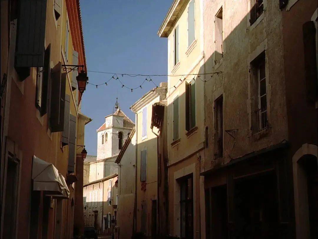 姨太|我在ZARA的打折区，淘到一大波好看的连衣裙！