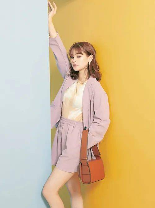 H&amp|H&M粉色绸面半裙反复穿搭力这么强