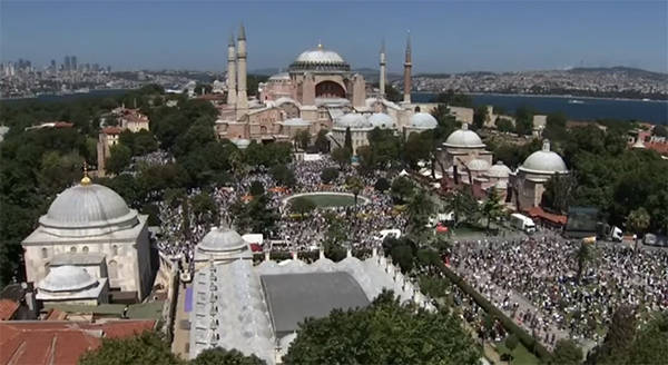 圣索菲亚大教堂改清真寺后首次礼拜，埃尔多安