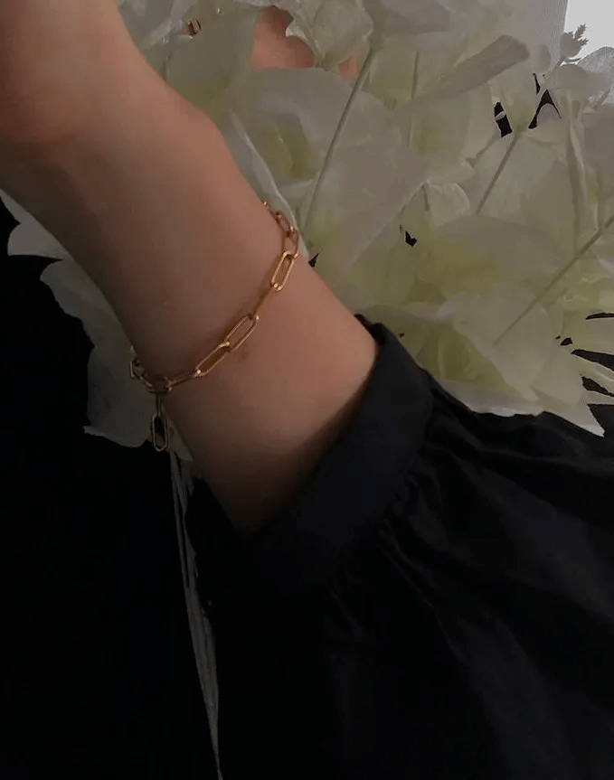 姨太|我在ZARA的打折区，淘到一大波好看的连衣裙！