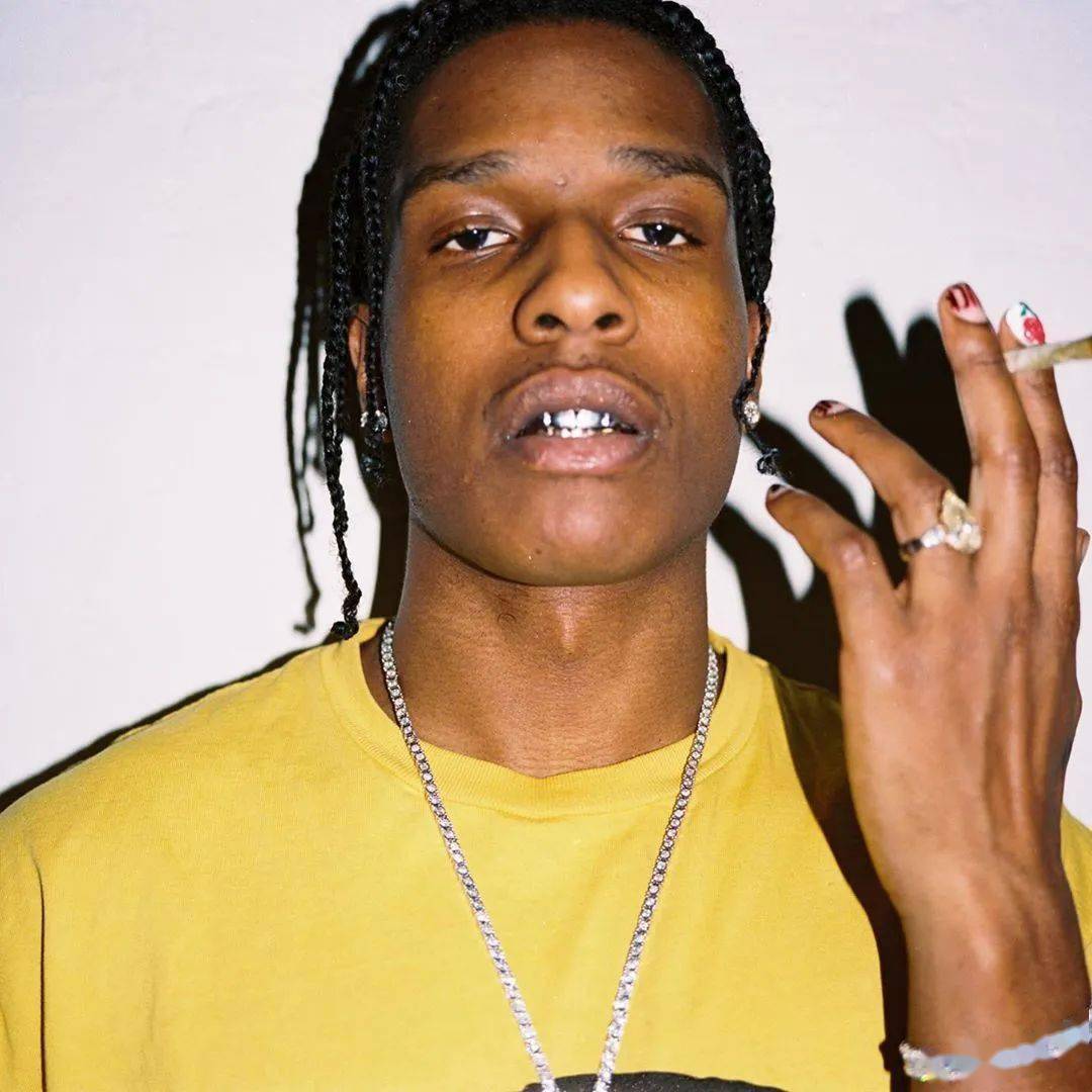 男朋友|情侣之间的新玩法？一起美甲、染发、护肤……