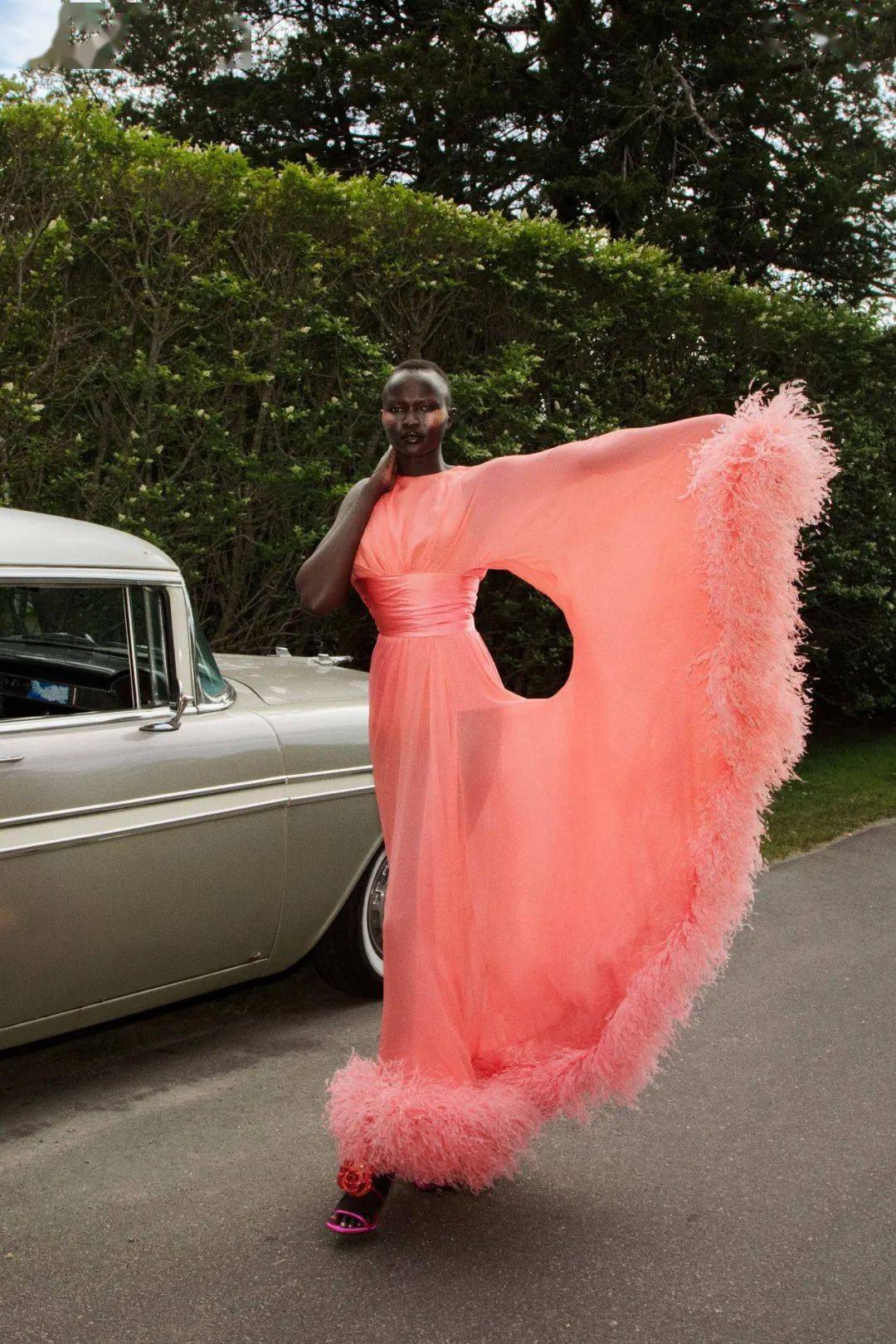 时装周|负重而行的巴黎高定时装周,怎么做才能逆天改命?