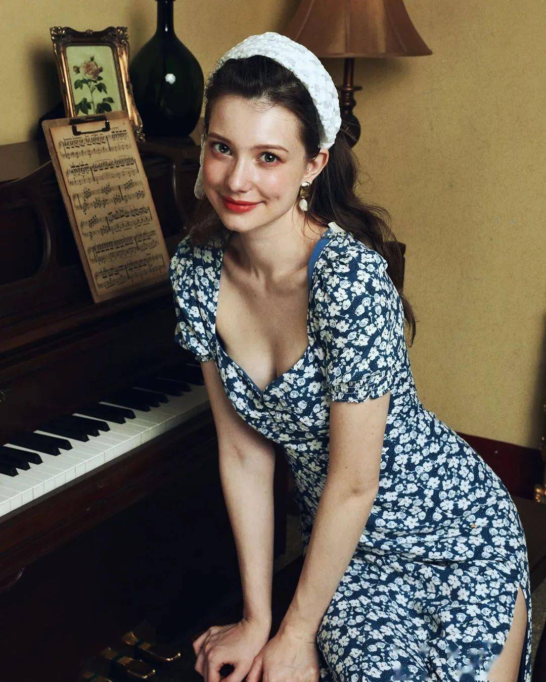 Louise|浓 颜 系 美 人，绝！