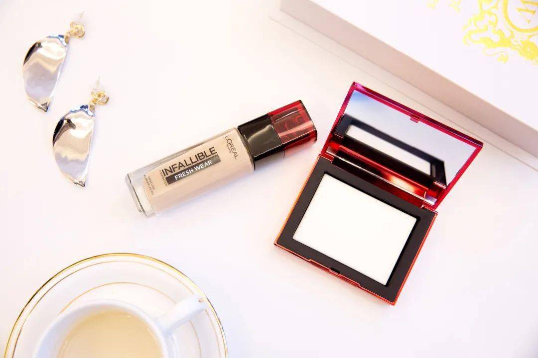 魔都|装妆样子 | 启动冷艳模式，「魔都A姐」横空出世！