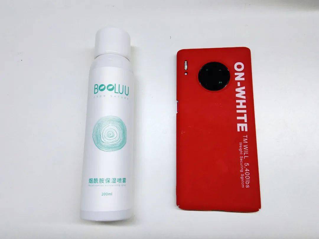 肌肤|皮肤油腻的元凶竟是它！补水保湿，99%的人用错了！