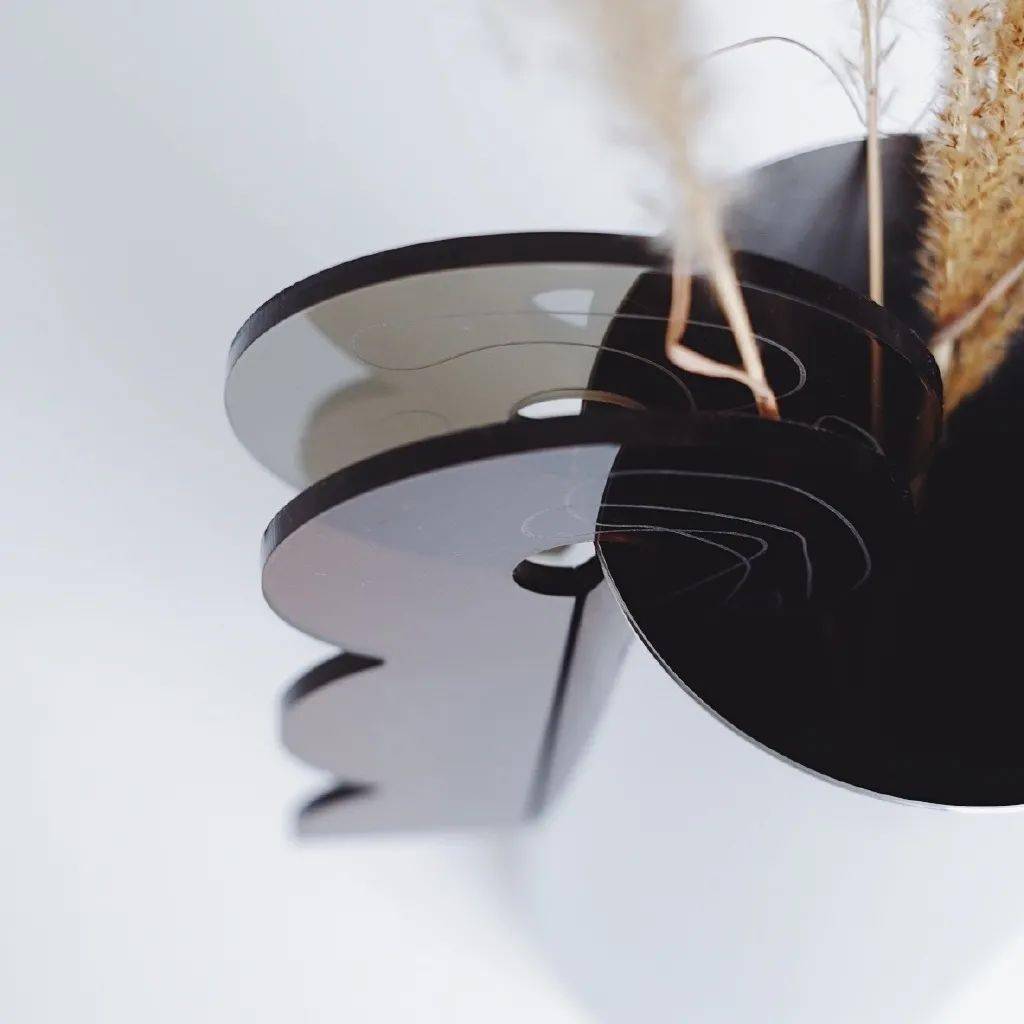 Helle|“长得这么好看，花瓶就花瓶吧”