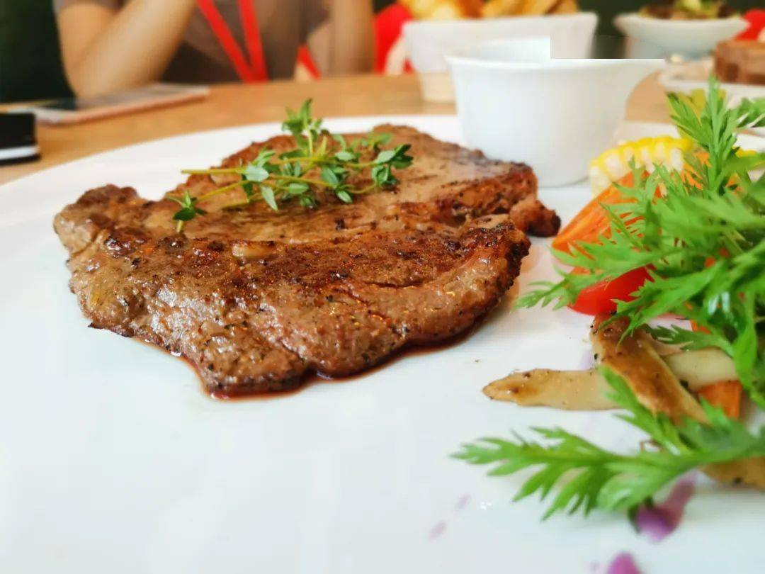 高品质牛排推荐 4edfc1af8ac14b84ab8f800479b87968.jpeg