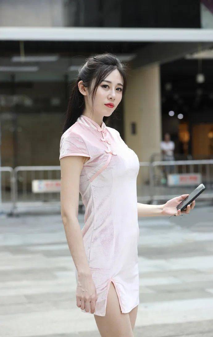 时尚小姐姐穿旗袍 a2d44298f762464fbda659ad5f36668e.jpeg