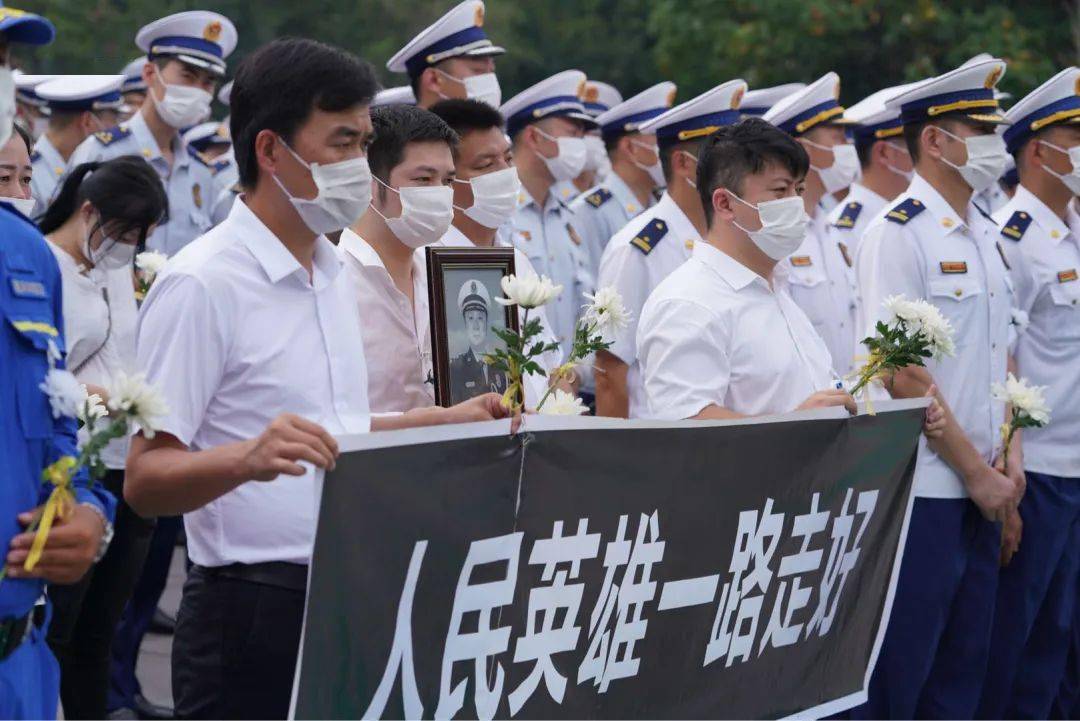 在您面前,最后一次敬礼!_陈陆